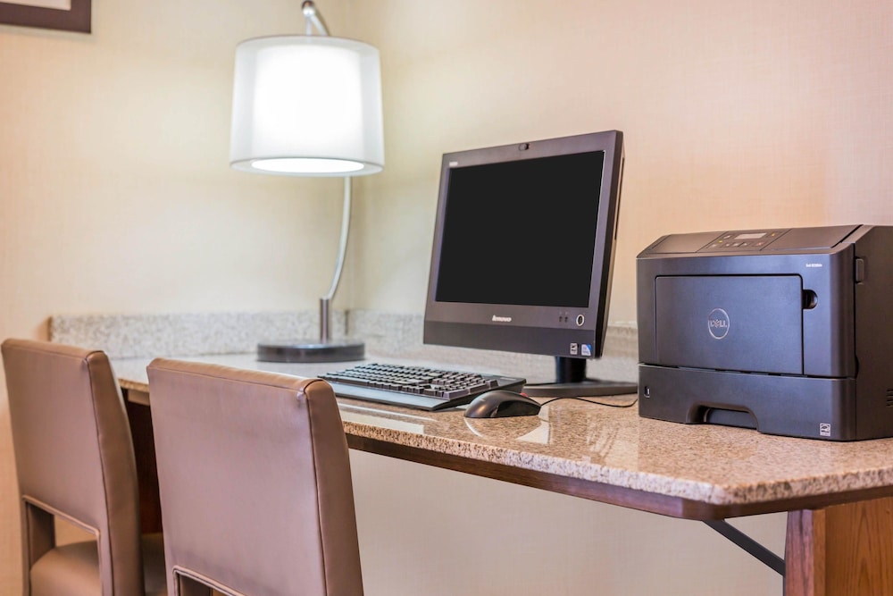 Business center, Comfort Inn & Suites