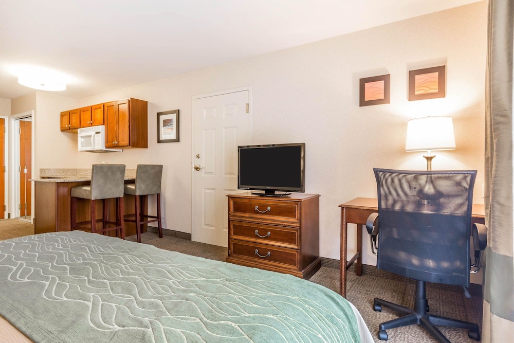 Room, Comfort Inn & Suites