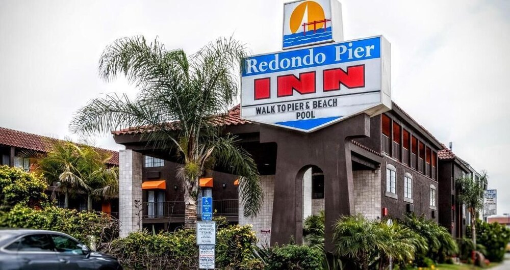 Redondo Pier Inn