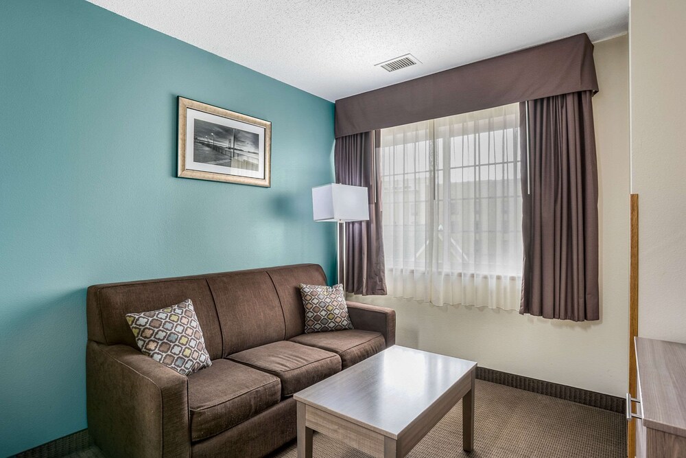 Mainstay Suites Cedar Rapids