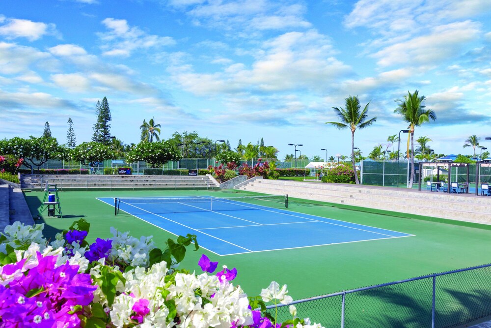 Tennis court, Holua Resort