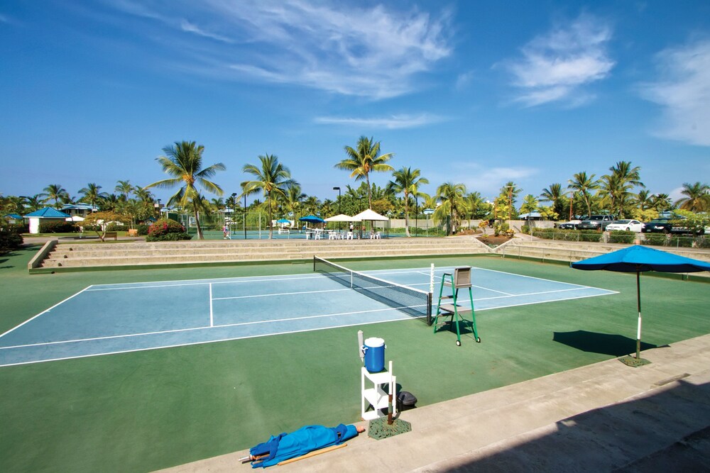 Tennis court, Holua Resort