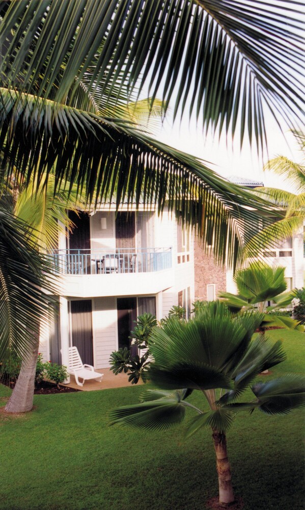 Exterior, Holua Resort