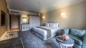 1 bedroom, in-room safe, desk, blackout drapes