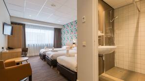 Zimmersafe, Schreibtisch, kostenlose Babybetten, kostenloses WLAN