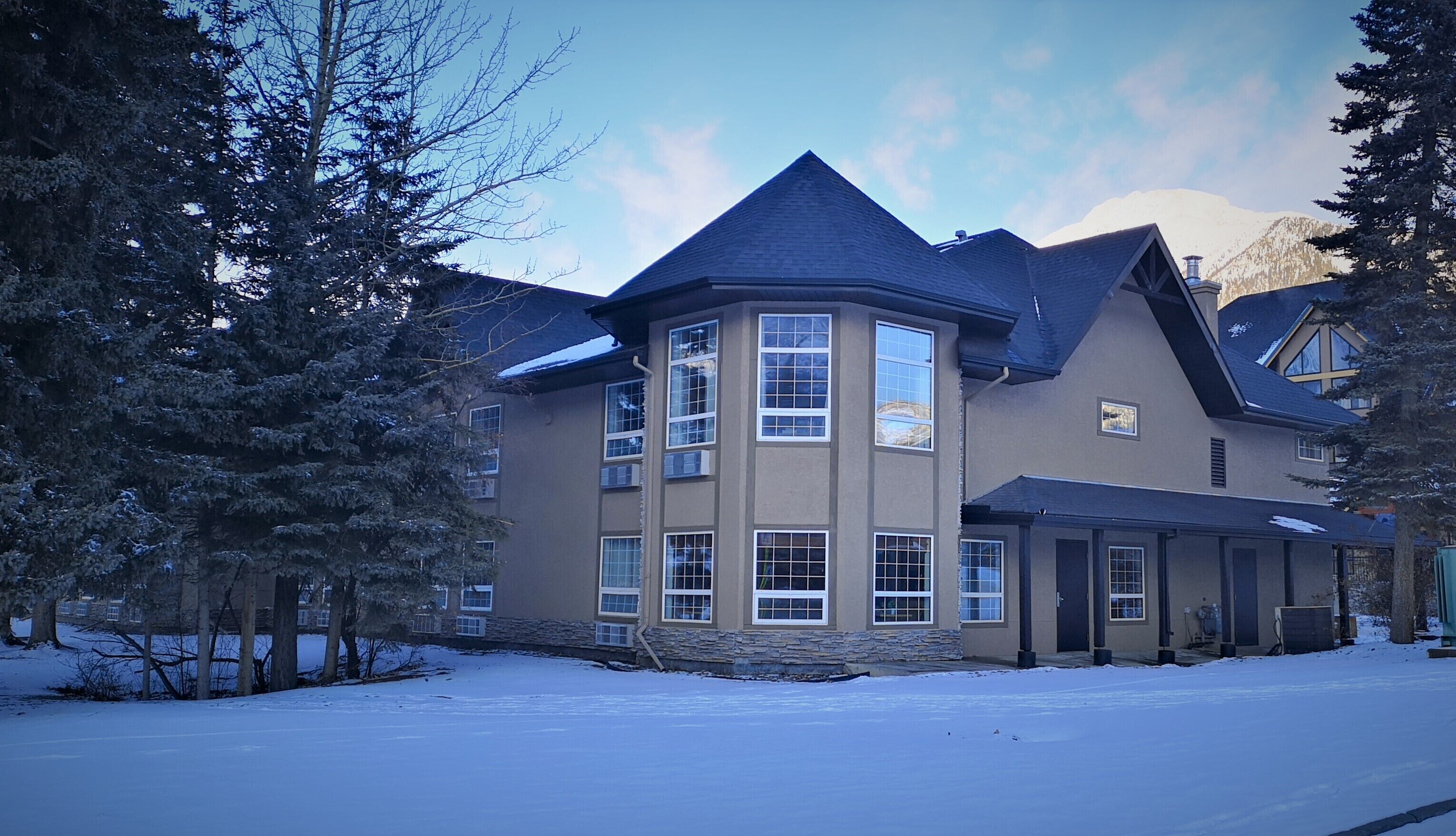 Mountain View Inn in Canmore, Canada