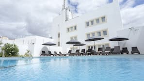 Piscine extérieure