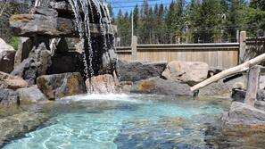 Outdoor spa bath