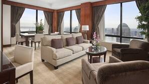 Premium bedding, pillowtop beds, minibar, in-room safe