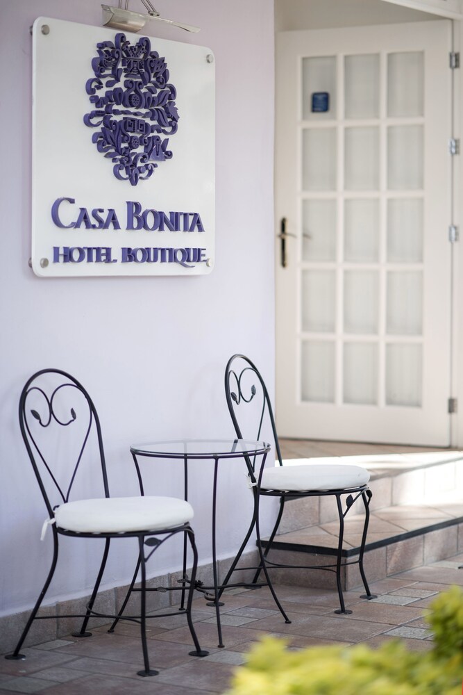 Casa Bonita Hotel & Luxury Residence