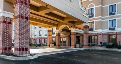Comfort Inn & Suites Airport - American Way