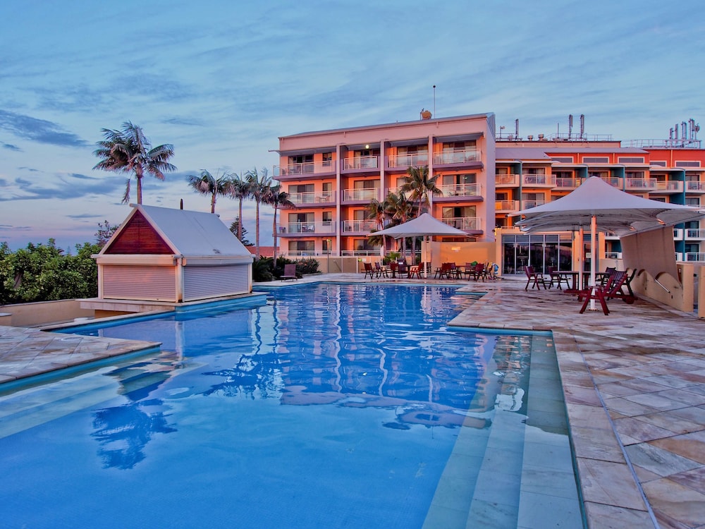 Pool, Oaks The Entrance Waterfront Suites