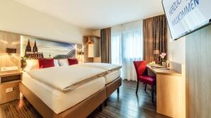 Allergikerbettwaren, Minibar, Zimmersafe, Schreibtisch
