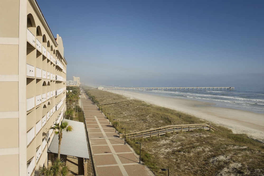 Four Points by Sheraton Jacksonville Beachfront