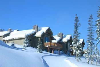 Moonlight Mountain Homes in Big Sky, United States