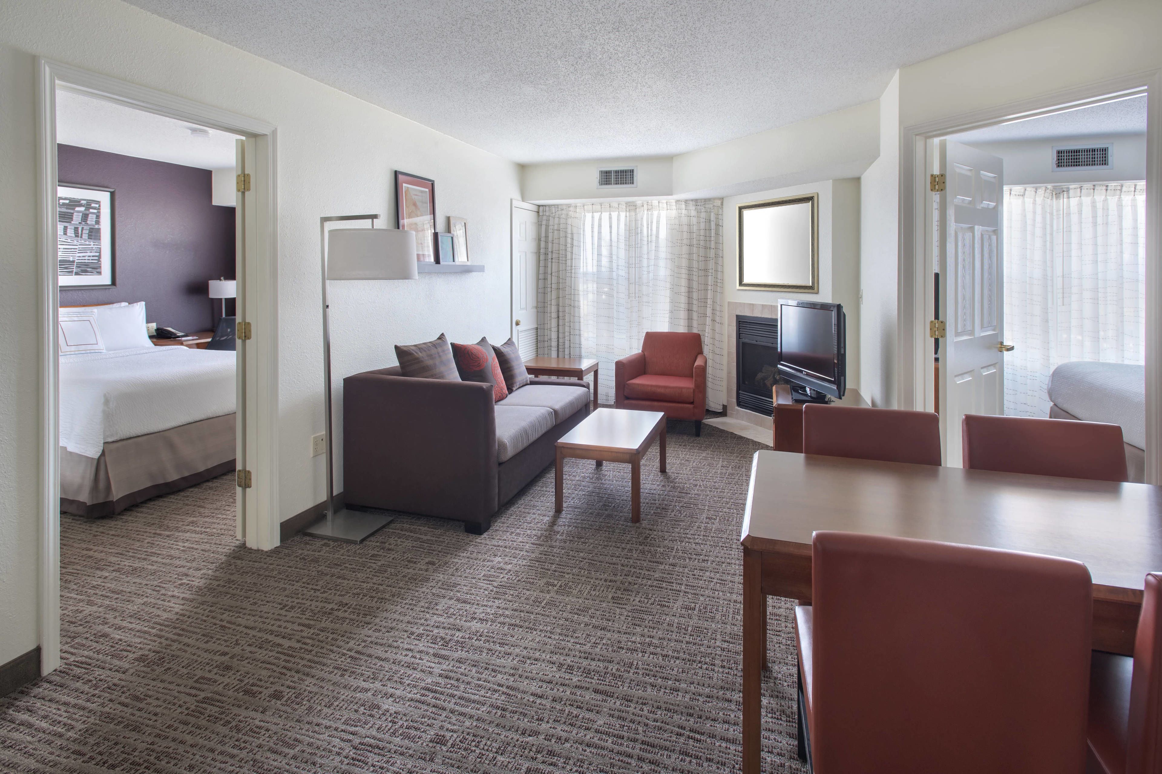 marriott brunswick residence inn cranbury south workspace drapes blackout bedding desk laptop premium