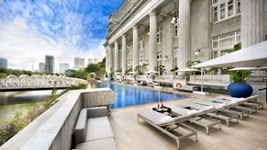 Outdoor pool, pool umbrellas, sun loungers