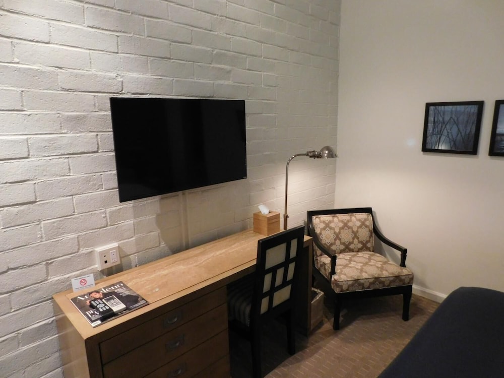 Brentwood Inn in Los Angeles Best Rates & Deals on Orbitz