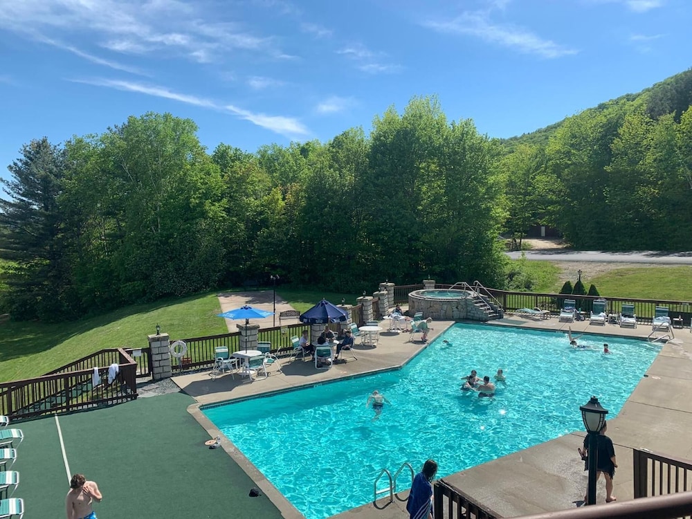 Pool, Indian Head Resort