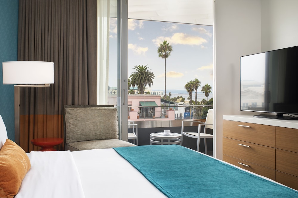 Top 10 Hotels With Early CheckIn Near LAX (Los Angeles Trip101