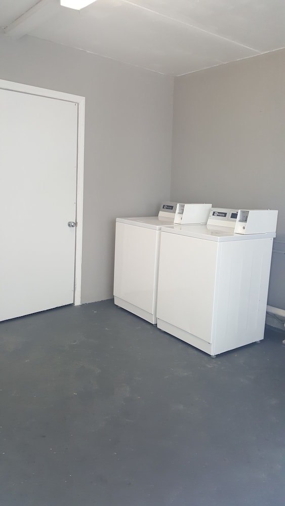 Laundry room, Ocean Plaza Motel