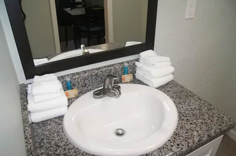 Bathroom sink, Ocean Plaza Motel