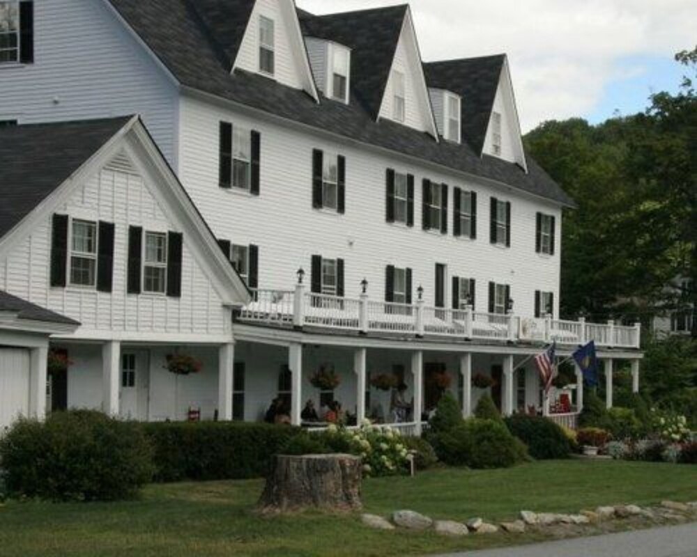 Front of property, Echo Lake Inn