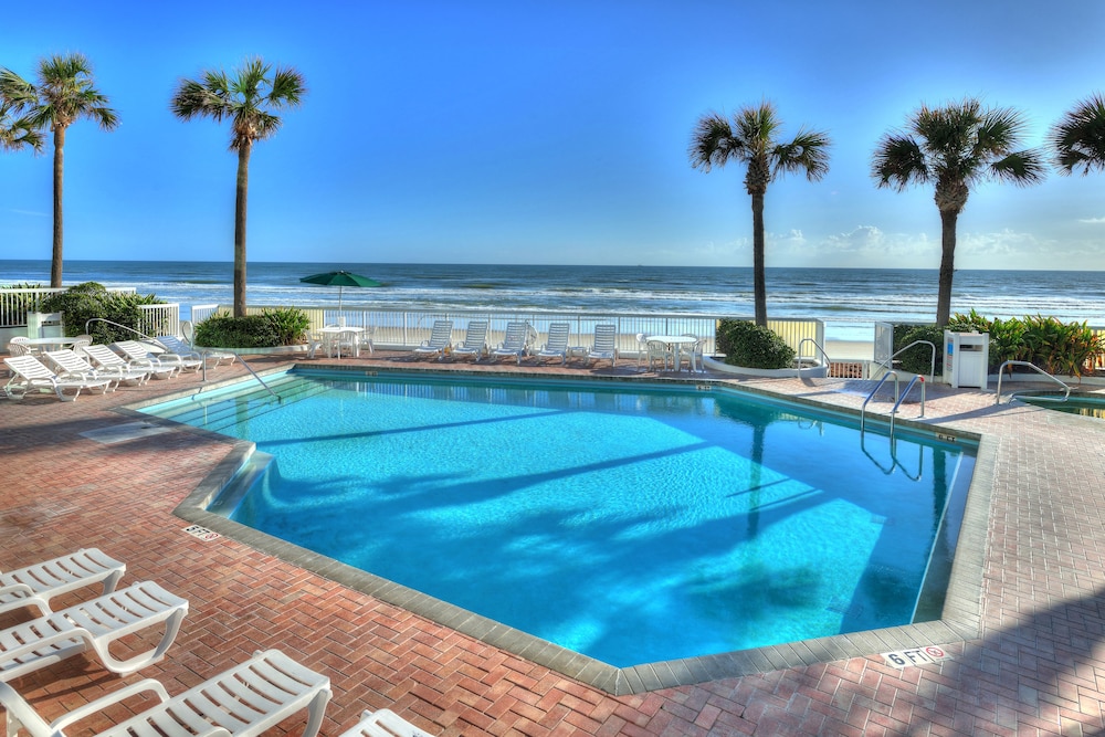 Outdoor pool, Bahama House