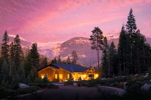 Sequoia National Park Hotels From 72 Top Hotel Deals In Sequoia National Park Wuksachi Lodge