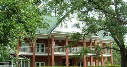 Woodridge Bed & Breakfast of Louisiana