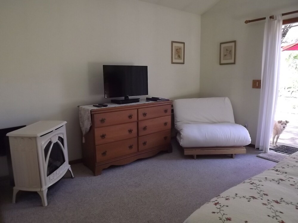 Backyard Garden Oasis AU295 Deals & Reviews (Middletown, USA) Wotif