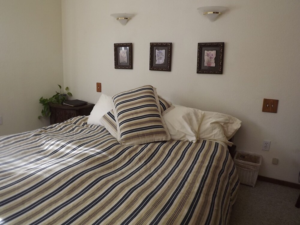 Backyard Garden Oasis AU295 Deals & Reviews (Middletown, USA) Wotif