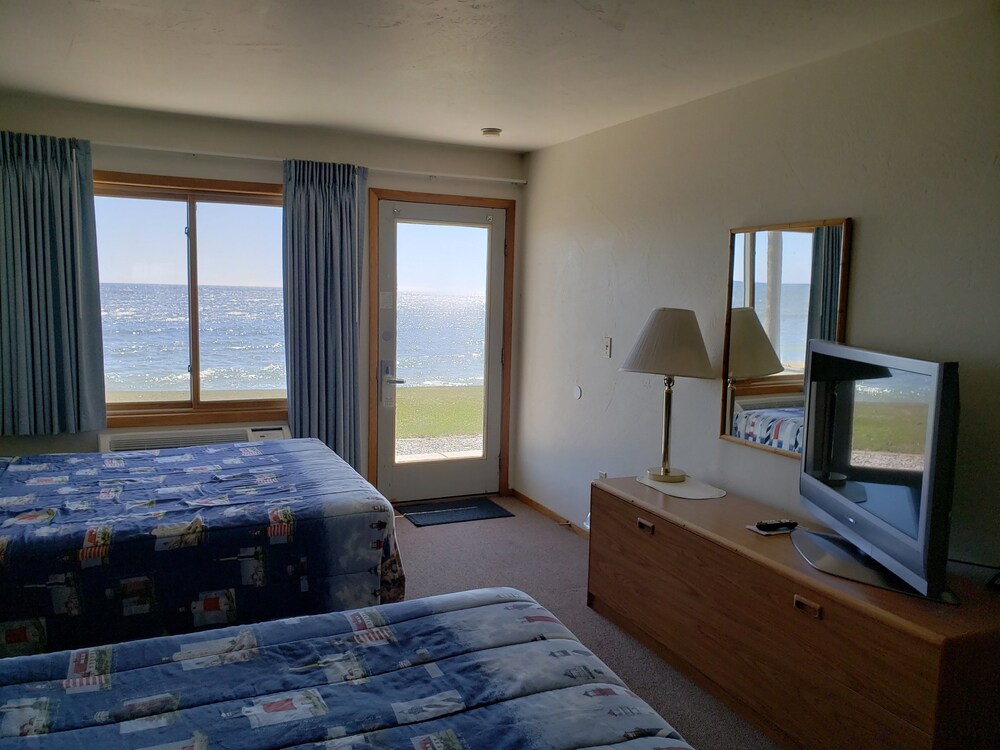 Algoma Beach Motel in Algoma Best Rates & Deals on Orbitz
