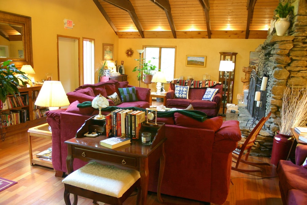 White Horse Inn In Middlebury Warren Hotel Rates