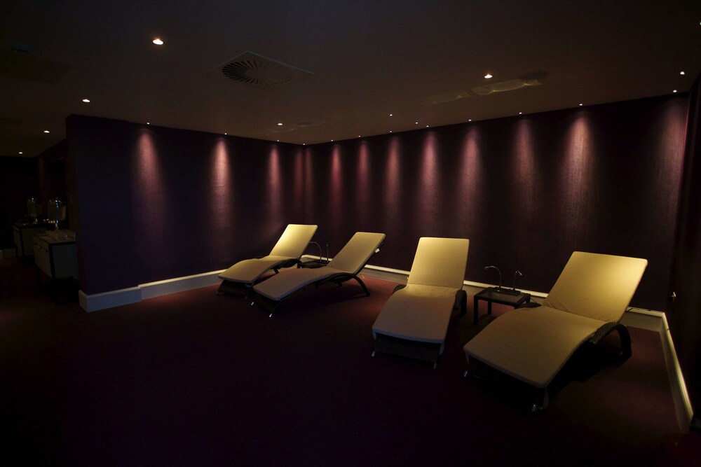 Treatment room, DoubleTree by Hilton Glasgow Westerwood Spa & Golf Resort