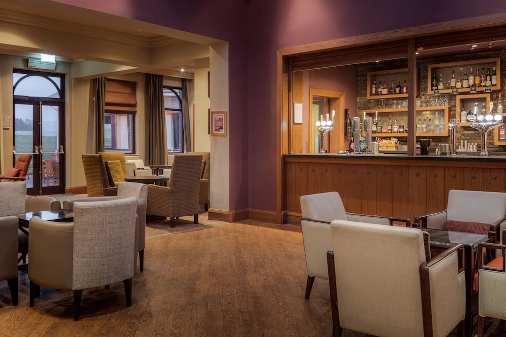 Bar (on property), DoubleTree by Hilton Glasgow Westerwood Spa & Golf Resort