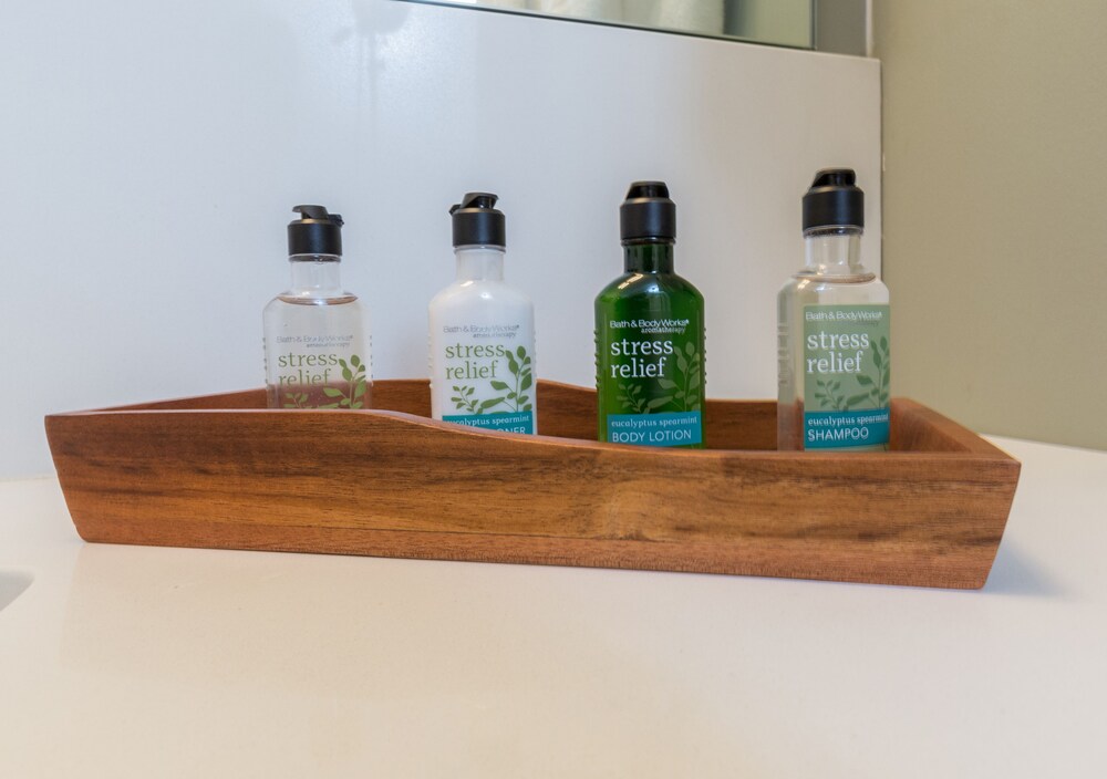 Bathroom amenities, The Ingleside Hotel