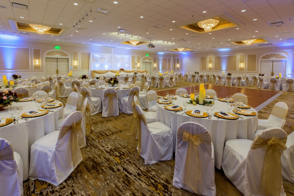 Banquet hall, The Ingleside Hotel