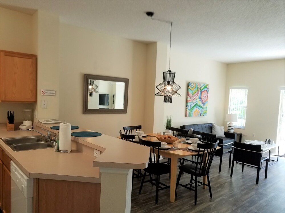 Alamo Vacation Townhomes 2018 Room Prices Deals Reviews Expedia Featured Image
