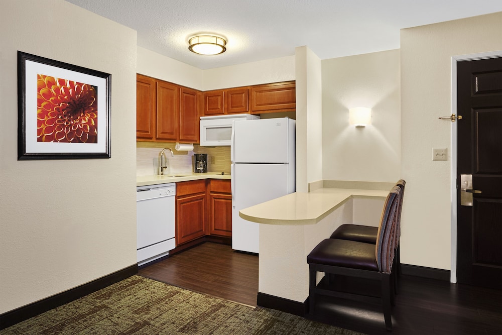 Staybridge Suites South Springfield, an IHG Hotel