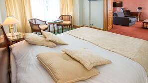 Coffre-forts dans les chambres, bureau, Wi-Fi gratuit