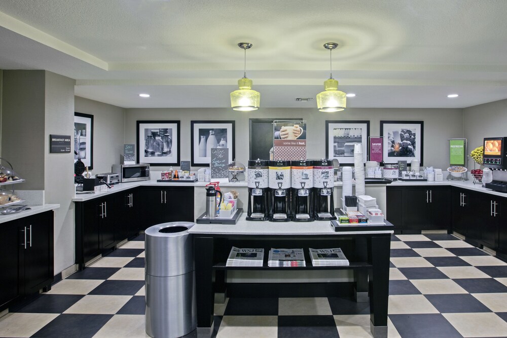 Breakfast area, Hampton Inn & Suites Hermosa Beach, CA