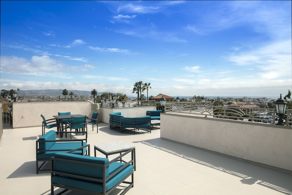 Terrace/patio, Hampton Inn & Suites Hermosa Beach, CA