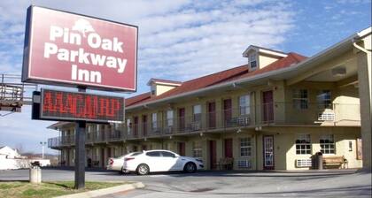 Pin Oak Parkway Inn