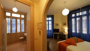 Minibar, una cassaforte in camera, una scrivania, tende oscuranti