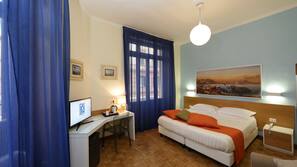 Minibar, una cassaforte in camera, una scrivania, tende oscuranti
