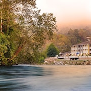 Top 10 Dillsboro Nc Hotels 59 Hotel Deals On Expedia Best Western Plus River Escape Inn Suites