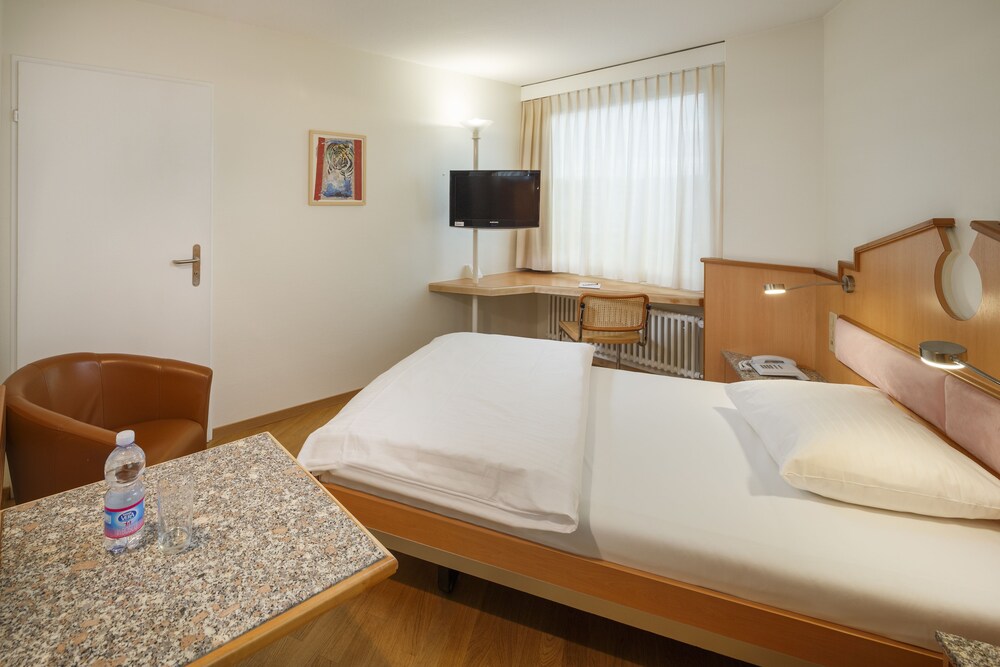 Hotel Welcome Inn Zurich Airport: 2018 Room Prices $83 ...