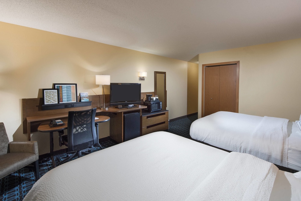 Room, Fairfield Inn & Suites Charleston North/University Area