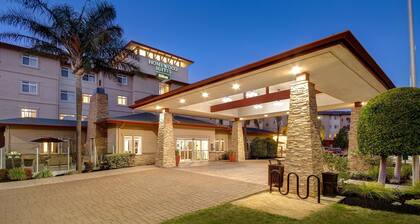 Homewood Suites by Hilton San Francisco Airport North
